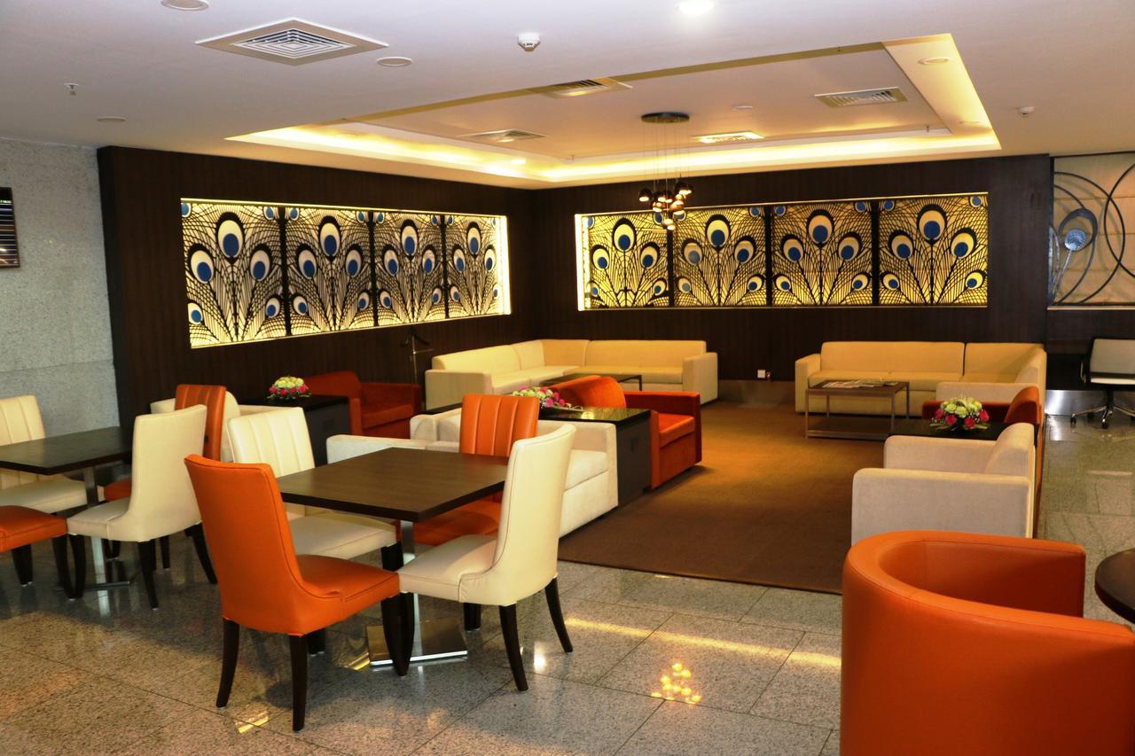 Aviserv Lounge Hotel Mumbai Bagian luar foto