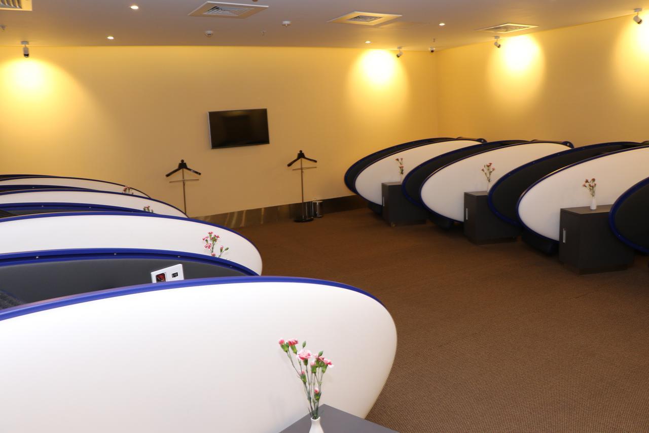 Aviserv Lounge Hotel Mumbai Bagian luar foto