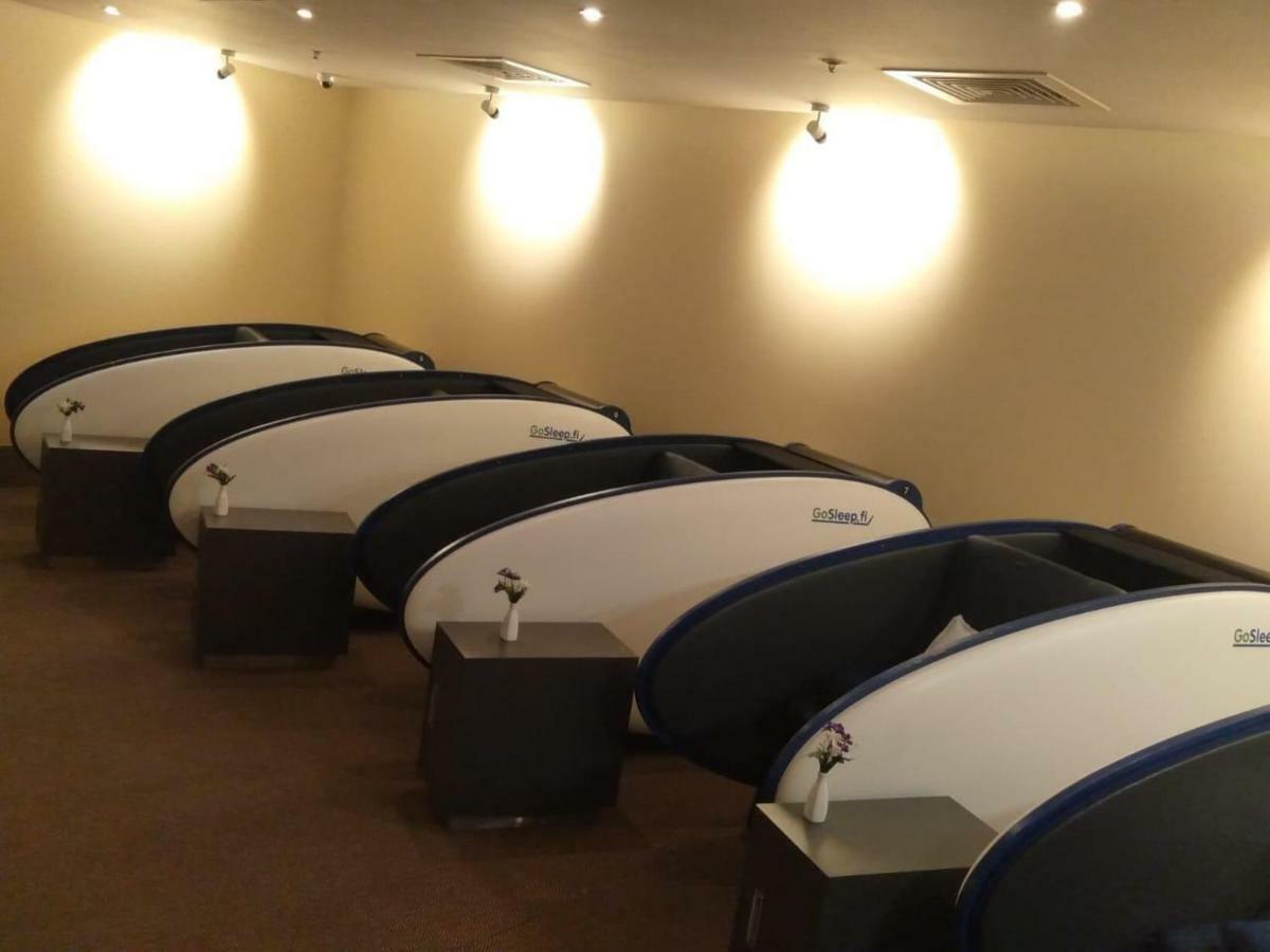 Aviserv Lounge Hotel Mumbai Bagian luar foto