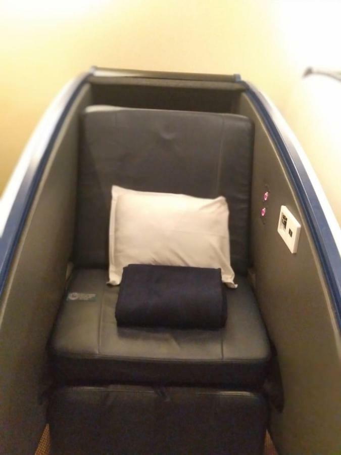 Aviserv Lounge Hotel Mumbai Bagian luar foto
